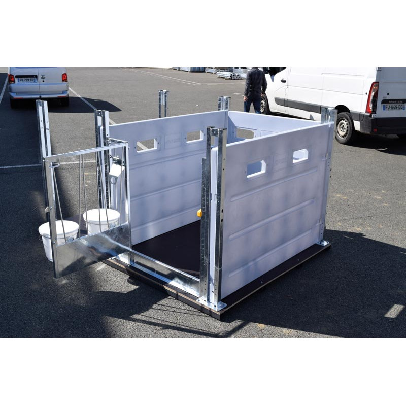 Case à veau HYGIENE PRO GM à cloisons PE amovibles Case à veau HYGIENE PRO GM à cloisons PE amovibles