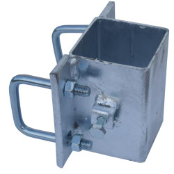 Bride de fixation avec 4 étriers carré de 60 mm pour poteau carré 80x80 mm