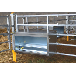 Nourrisseur à veaux 220 L sur barrière 