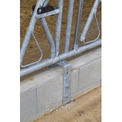 Renfort de fixation sur muret réglable pour cornadis Renfort de fixation sur muret réglable pour cornadis